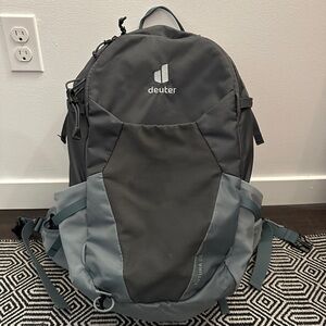 Deuter Futura 25 SL hiking backpack